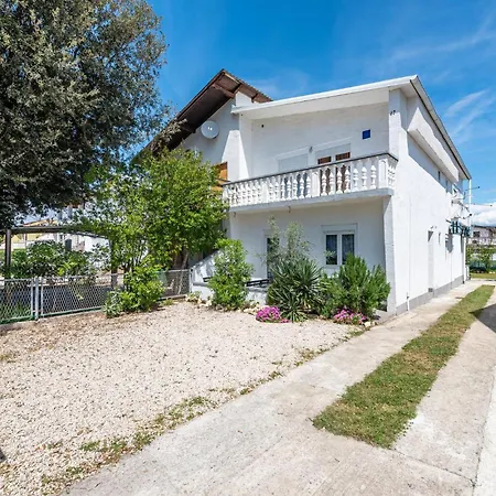 Apartamento Cozy In Privlaka With Wifi *